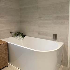 PLUMBLINE TONDO CORNER BATHS LH OR RH - 2 SIZES