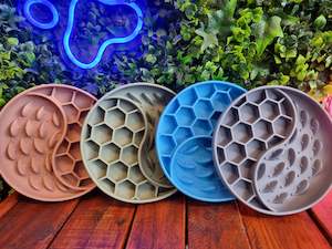 Honey Whale Slow Feeder