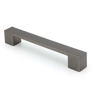 Modern Handles: Romana Handle