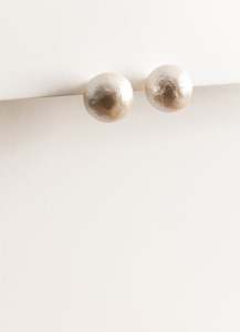 Accessories: Kana Earring