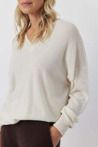 Relaxed Cashmere Edit: Relaxed Cashmere V Sweater - Cream