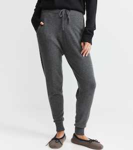 Core Womens: Essential Cashmere Jogger - Graphite