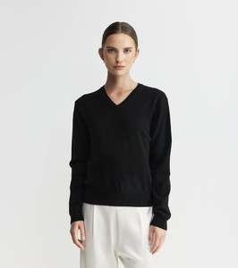 Core Womens: Signature Cashmere V-Neck - Black