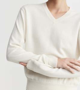 Core Womens: Signature Cashmere V-Neck - Cream