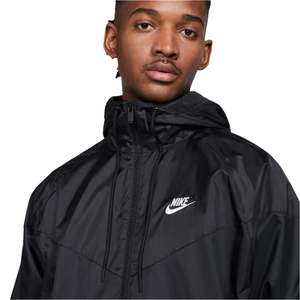 Jackets: NikeSB Windrunner Jacket Black