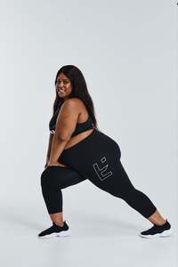 Embrace: Premium Tight 7/8 - Black
