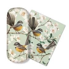Kiwiana Gifts For Posting Worldwide: Chatty Fantails - Glasses Case