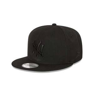 New Era New York Yankees Black on Black 9FIFTY Snapback