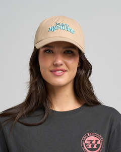 THE MAD HUEYS MERMAIDS DRINK FREE | WOMENS UNSTRUCTURED CAP