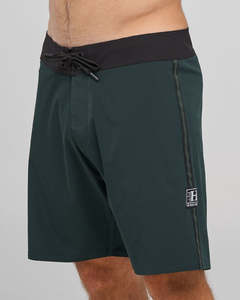 The Mad Hueys SEND IT | 18" BOARDSHORT