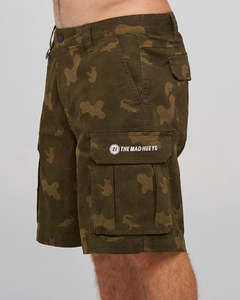 All Bottoms: The Mad Hueys SNAGGED CAMO | 20" CARGO SHORT