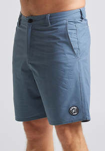 The Mad Hueys Fusion II Hybrid Short 18"