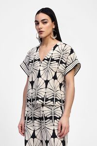 Dixie: Dixie - Palm Print Tee - Black/White