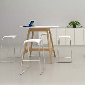 Tables: Stance Round Leaner Table