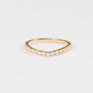 Wedding Rings: Soft Curve Microclaw Wedder