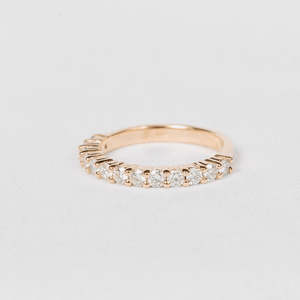 Engagement Rings: Claw Set Band
