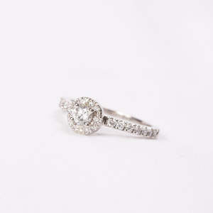 Engagement Rings: Platinum Diamond Halo