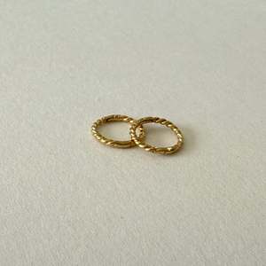 Earrings: Twisted Sleepers