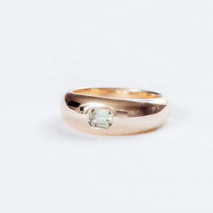 Loose Gemstones: Green Sapphire Dome Ring