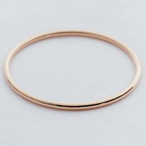 Gold: Round Wire Bangle