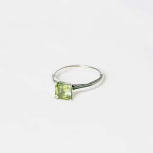 Tourmaline Platinum Solitatire