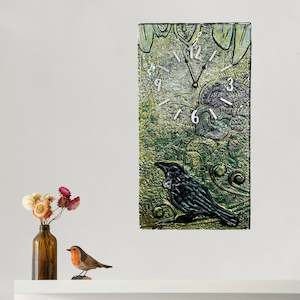 21st Gift Ideas: Tūi Serenade - Glass Clock