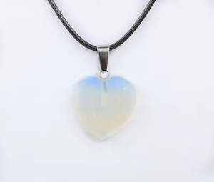 Fashion Jewelry: Heart Shape Crystal Pendant