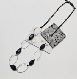 Freya Link & Bead Necklace – Black - Estilo Boutique