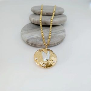 Bold & Beautiful Necklace – Gold/Pearl - Estilo Boutique