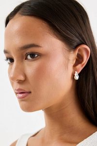 Wavy Organic Huggie Earring – Silver - Estilo Boutique