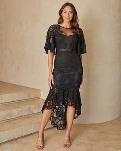 Fashion – Etcetera Bridal: Reyna dress – Black