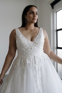 Bridal – Etcetera Bridal: Hera Couture – Assandra Curve