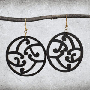 Earrings – Black & White Huia Feathers (ELBWF)