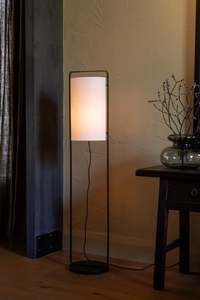 Floor: Captive Floor Lamp