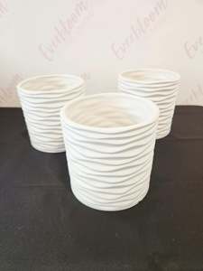 50 And Less: Wave Plant Pot