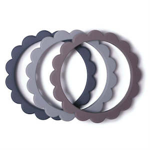 Mushie Teething Bracelet Flower - Steel Dove Grey Stone