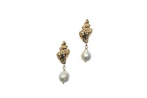 Baroque: Vintage Natural Freshwater Baroque Pearl Conch Shaped Earrings