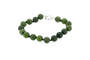Pounamu: NZ greenstone 8mm beads bracelet with silver clasp 19cm