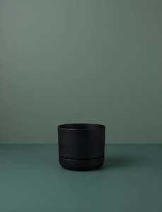 Spring Clean 1: Self Watering Plant Pot // Recycled Black