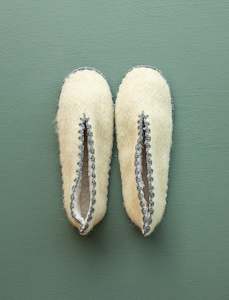 Winter Warmers: Closed Back Woollen Slippers // Cream