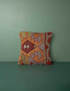 Bedroom: Vintage Kilim Cushion 40cm // Twenty