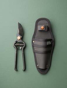 Gifts Under 201: Pruner with Sheath