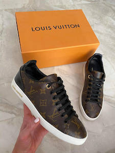 Streetwear 2: LV FRONTROW Sneakers - Size 37