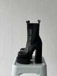 Versace: VERSACE Aevitas Platform Boots - FULL SET