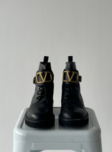 Valentino Garavani VLOGO leather ankle boots