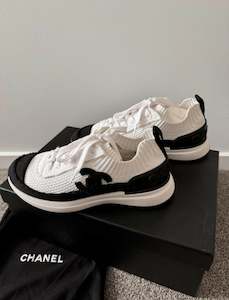 Chanel Sneakers White/Black Size 36 - Like new