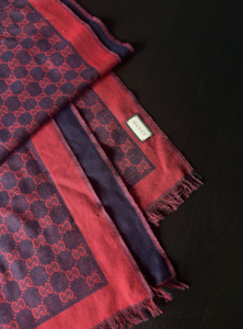 Gucci: GUCCI Cotton Scarf in Bordeaux w/ Total Pattern