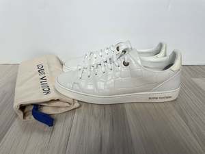 100 300: Louis Vuitton leather sneakers