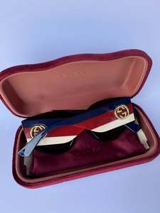100 300: Gucci sunglasses