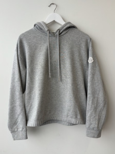 500 999: Moncler Logo Patch Hoodie in Grey